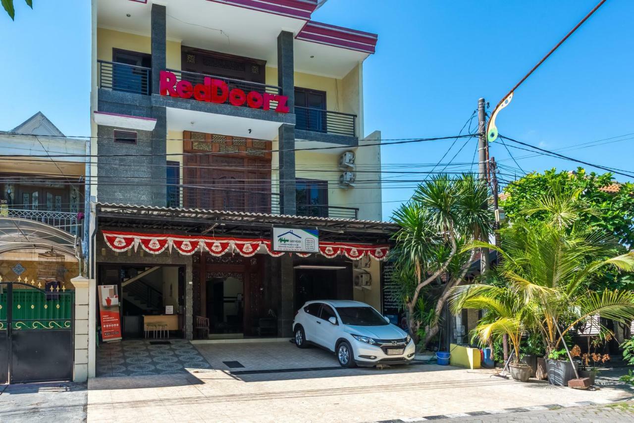 Reddoorz Syariah @ Ketintang Surabaya Hotel Exterior photo